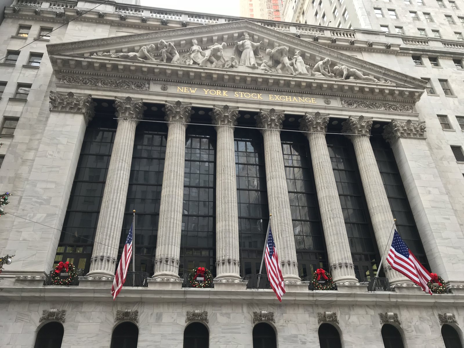 La facciata del New York Stock Exchange a Wall Street