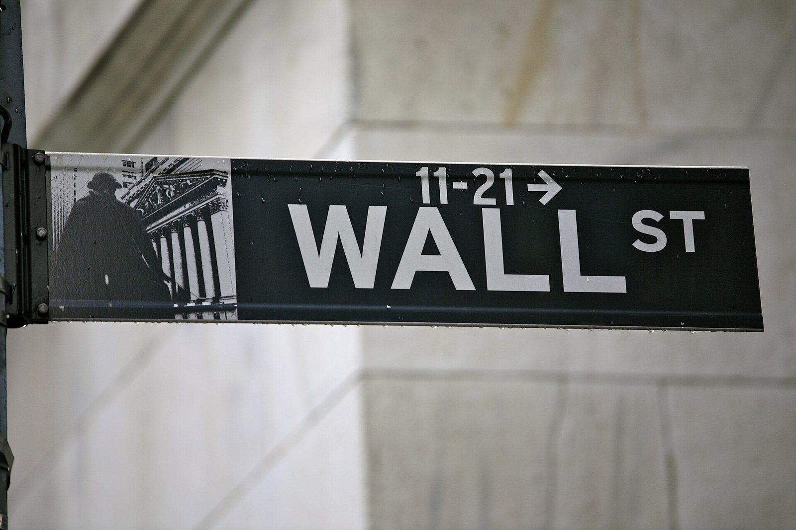 Il cartello stradale di Wall Street a New York